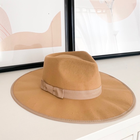 Tan brown rancher wide brim fedora hat